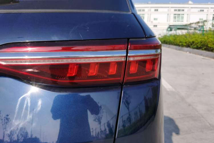 Used BYD Song MAX 2021 Upgraded Model 1.5T Automatic Flagship Version with 6 Seats Right Rear Taillight