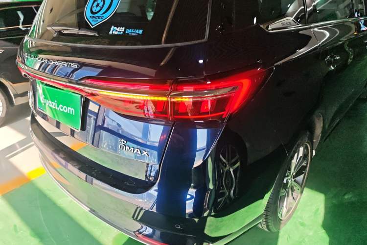 Used BYD Song MAX 2021 Upgraded Model 1.5T Automatic Prestige 7-Seater Right Rear Taillight
