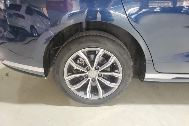 Used BYD Song MAX 2021 Upgraded Model 1.5T Automatic Luxury 7-Seater Right Rear Wheel Hub