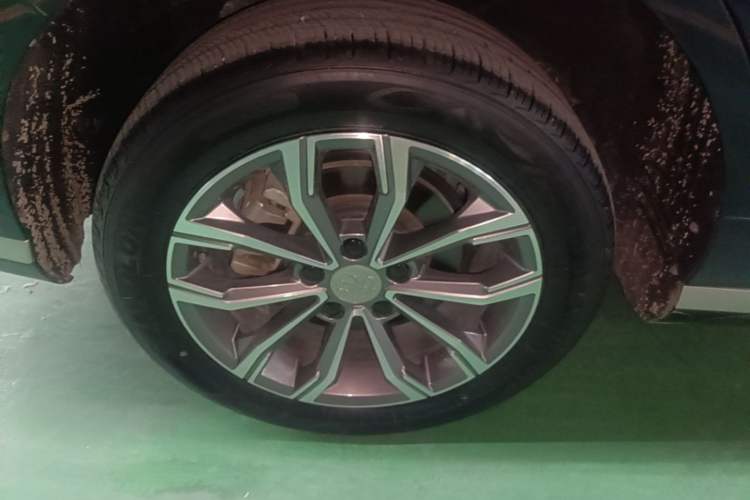 Used BYD Song MAX 2021 Upgraded Model 1.5T Automatic Luxury 7-Seater Right Rear Wheel Hub