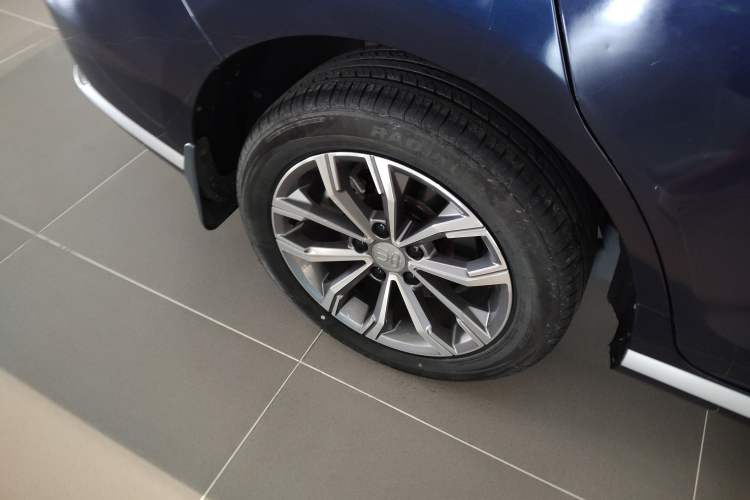 Used BYD Song MAX 2021 Upgraded Model 1.5T Automatic Luxury 7-Seater Right Rear Wheel Hub