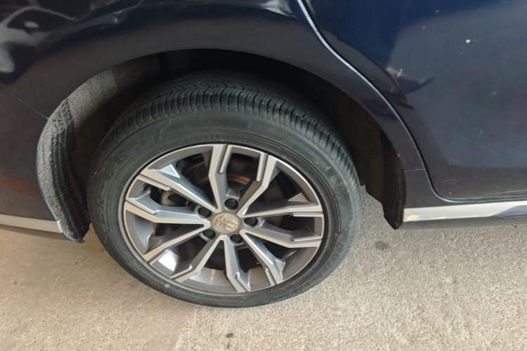 Used BYD Song MAX 2021 Upgraded Model 1.5T Automatic Luxury 7-Seater Right Rear Wheel Hub