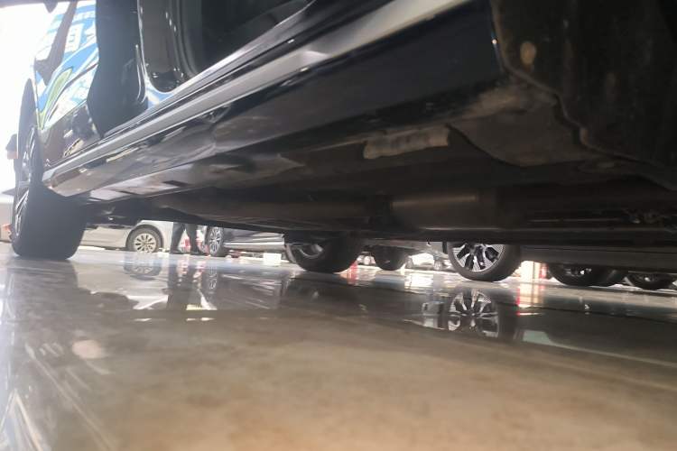Used BYD Song MAX 2021 Upgraded Model 1.5T Automatic Luxury 7-Seater Right Side Sill