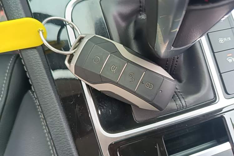 Used BYD Song MAX 2021 Upgraded Model 1.5T Automatic Prestige 7-Seater Vehicle Key
