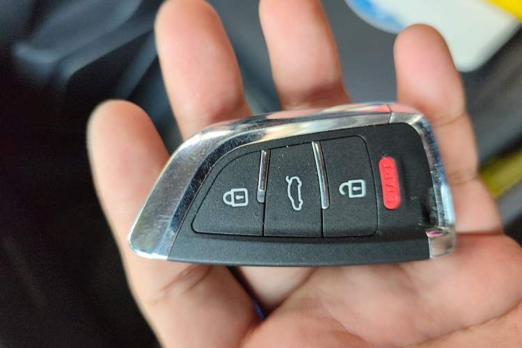 Used BYD Song MAX 2021 Upgraded Model 1.5T Automatic Luxury 6-Seater Vehicle Key