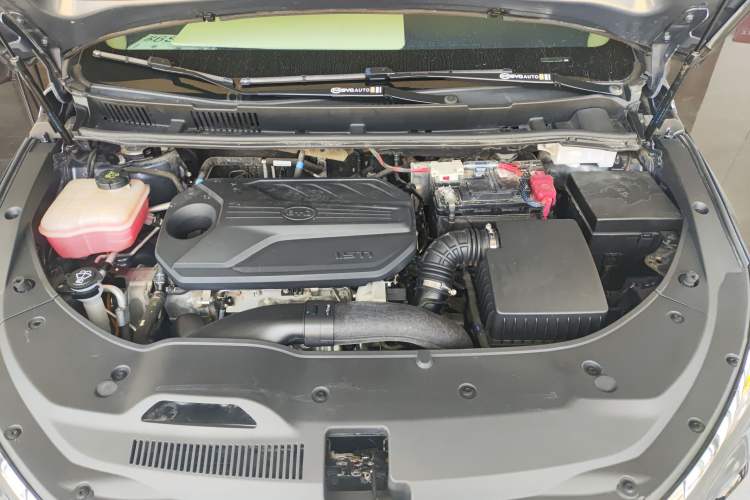 Used BYD Song MAX 2021 Upgraded Model 1.5T Automatic Luxury 7-Seater Engine Bay