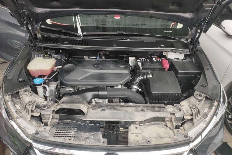 Used BYD Song MAX 2021 Upgraded Model 1.5T Automatic Luxury 7-Seater Engine Bay