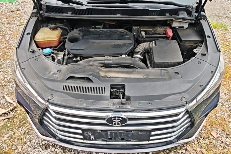 Used BYD Song MAX 2021 Upgraded Model 1.5T Automatic Luxury 7-Seater Engine Bay