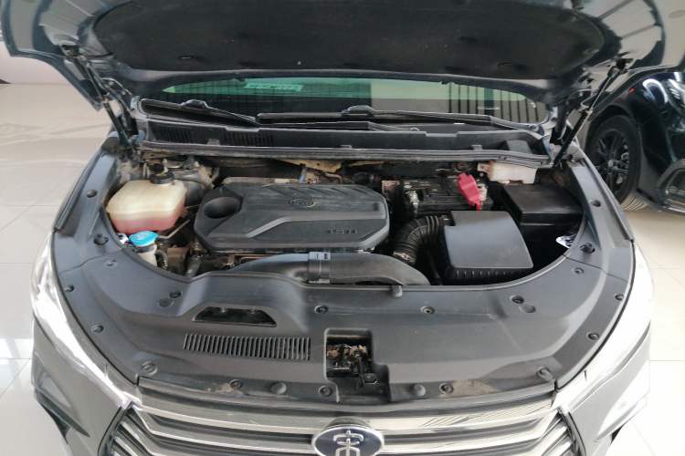 Used BYD Song MAX 2021 Upgraded Model 1.5T Automatic Luxury 7-Seater Engine Bay
