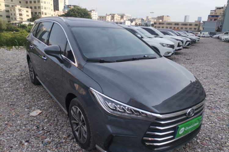 Used BYD Song MAX 2021 Upgraded Model 1.5T Automatic Luxury 7-Seater Front Right 45 Deg