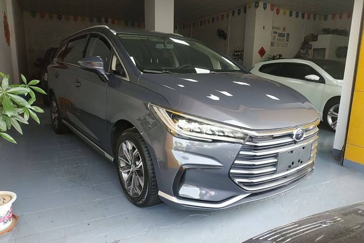 Used BYD Song MAX 2021 Upgraded Model 1.5T Automatic Luxury 7-Seater Front Right 45 Deg