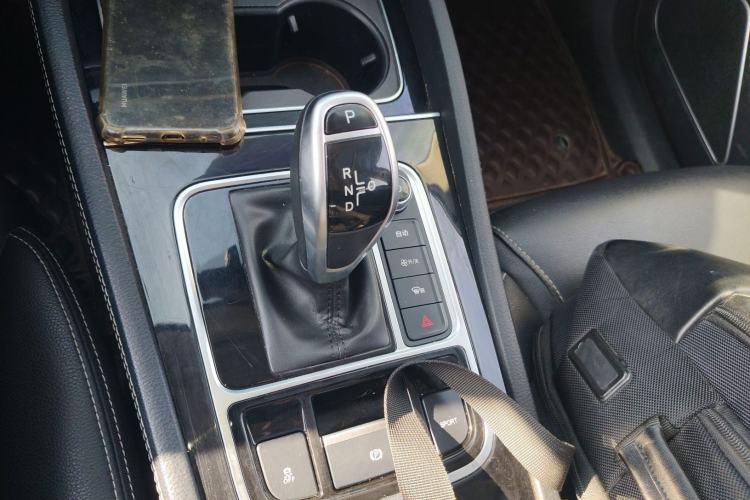 Used BYD Song MAX 2021 Upgraded Model 1.5T Automatic Luxury 7-Seater Gear Lever
