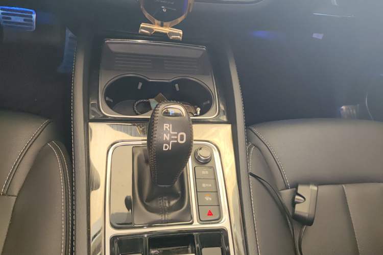 Used BYD Song MAX 2021 Upgraded Model 1.5T Automatic Luxury 7-Seater Gear Lever