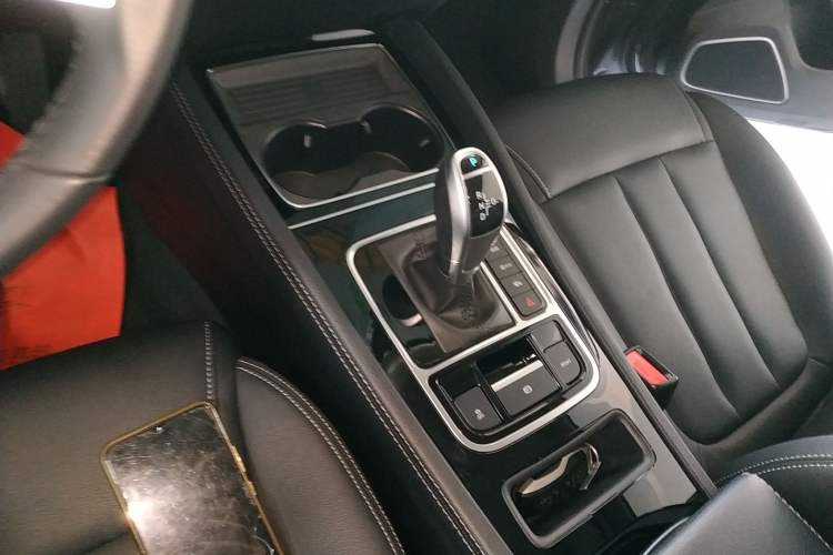 Used BYD Song MAX 2021 Upgraded Model 1.5T Automatic Luxury 7-Seater Gear Lever