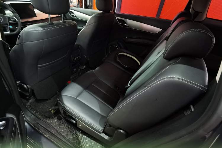 Used BYD Song MAX 2021 Upgraded Model 1.5T Automatic Luxury 7-Seater Interior 5