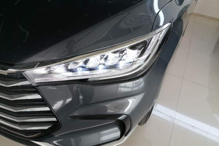 Used BYD Song MAX 2021 Upgraded Model 1.5T Automatic Luxury 7-Seater Left Front Headlight
