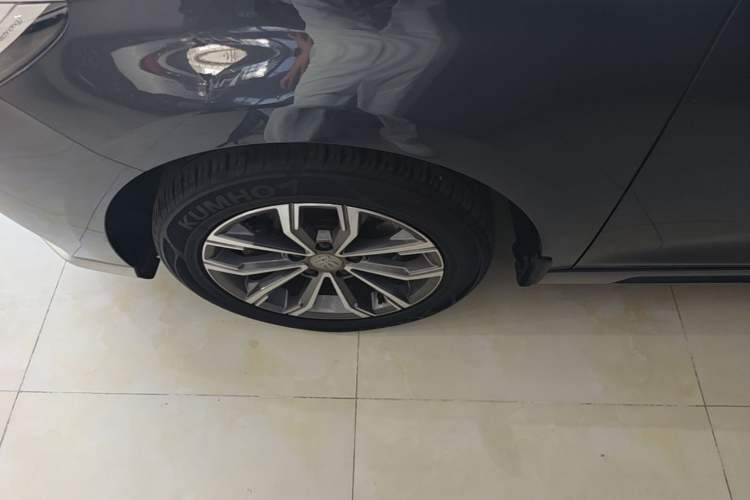 Used BYD Song MAX 2021 Upgraded Model 1.5T Automatic Luxury 7-Seater Left Front Wheel Hub