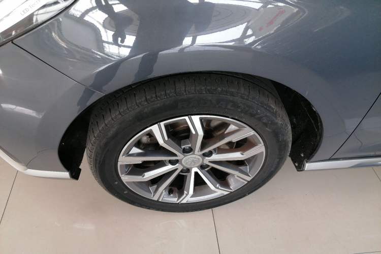 Used BYD Song MAX 2021 Upgraded Model 1.5T Automatic Luxury 7-Seater Left Front Wheel Hub