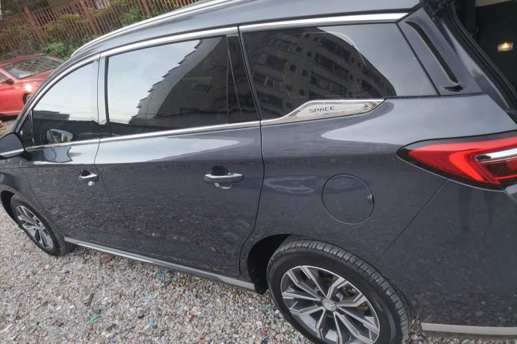 Used BYD Song MAX 2021 Upgraded Model 1.5T Automatic Luxury 7-Seater Left Side