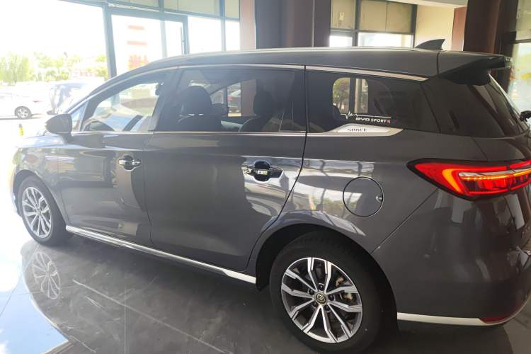 Used BYD Song MAX 2021 Upgraded Model 1.5T Automatic Luxury 7-Seater Left Side