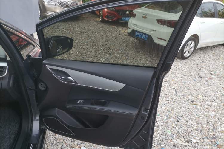 Used BYD Song MAX 2021 Upgraded Model 1.5T Automatic Luxury 7-Seater Right Front Door Interior
