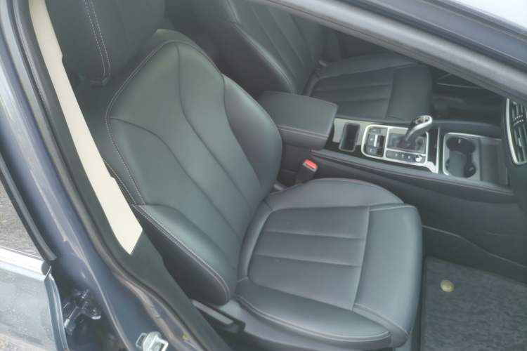 Used BYD Song MAX 2021 Upgraded Model 1.5T Automatic Luxury 7-Seater Right Front Seat