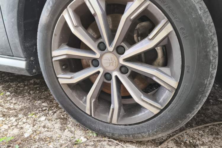 Used BYD Song MAX 2021 Upgraded Model 1.5T Automatic Luxury 7-Seater Right Front Wheel Hub