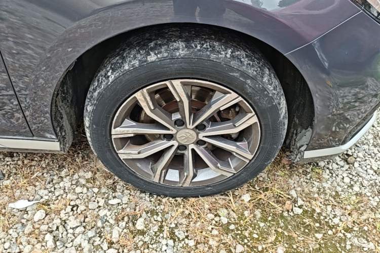 Used BYD Song MAX 2021 Upgraded Model 1.5T Automatic Luxury 7-Seater Right Front Wheel Hub