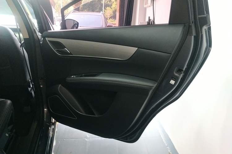 Used BYD Song MAX 2021 Upgraded Model 1.5T Automatic Luxury 7-Seater Right Rear Door Interior