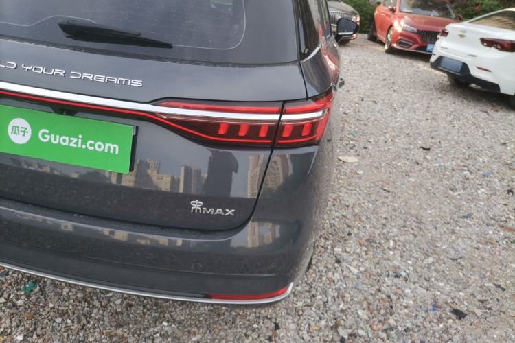 Used BYD Song MAX 2021 Upgraded Model 1.5T Automatic Luxury 7-Seater Right Rear Taillight