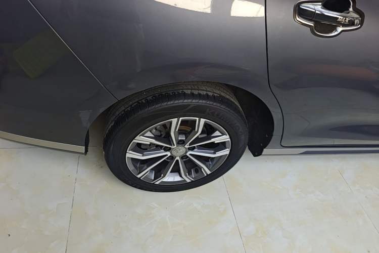 Used BYD Song MAX 2021 Upgraded Model 1.5T Automatic Luxury 7-Seater Right Rear Wheel Hub