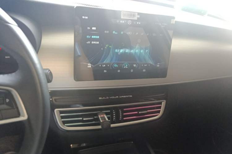 Used BYD Song MAX 2021 Upgraded Model 1.5T Automatic Luxury 6-Seater Audio And AC Panel
