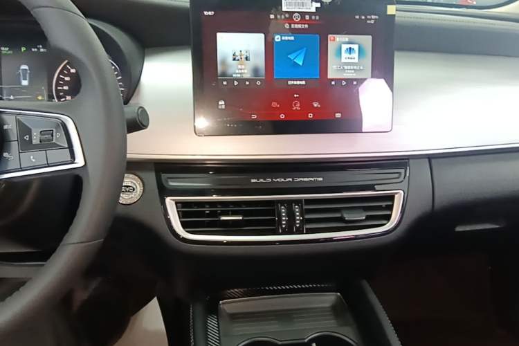 Used BYD Song MAX 2021 Upgraded Model 1.5T Automatic Luxury 7-Seater Audio And AC Panel