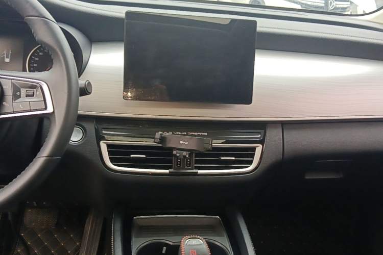 Used BYD Song MAX 2021 Upgraded Model 1.5T Automatic Luxury 7-Seater Audio And AC Panel
