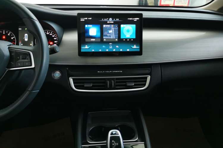 Used BYD Song MAX 2021 Upgraded Model 1.5T Automatic Prestige 6-Seater Audio And AC Panel