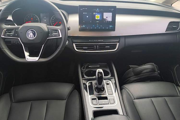 Used BYD Song MAX 2021 Upgraded Model 1.5T Automatic Prestige 7-Seater Audio And AC Panel