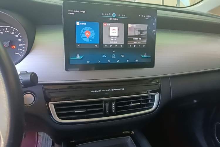 Used BYD Song MAX 2021 Upgraded Model 1.5T Automatic Prestige 6-Seater Audio And AC Panel