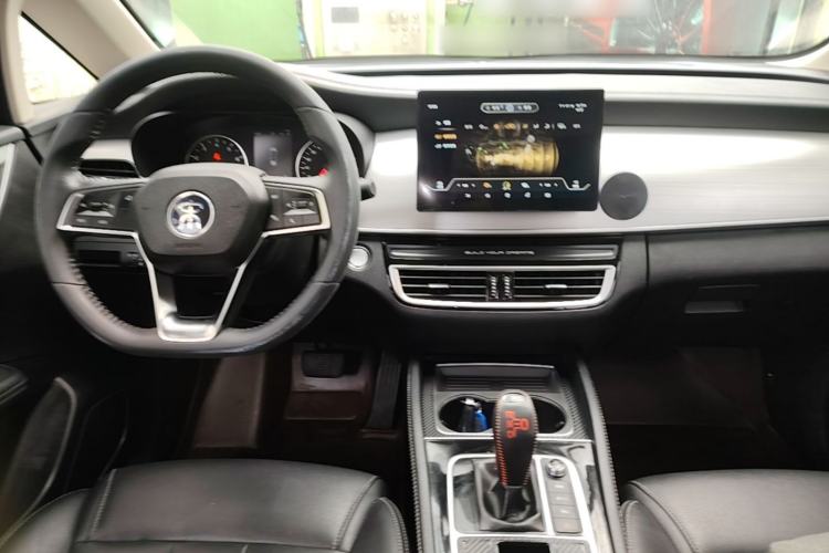 Used BYD Song MAX 2021 Upgraded Model 1.5T Automatic Luxury 7-Seater Center Console