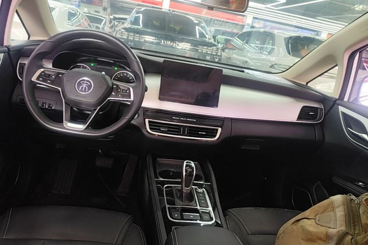 Used BYD Song MAX 2021 Upgraded Model 1.5T Automatic Luxury 7-Seater Center Console