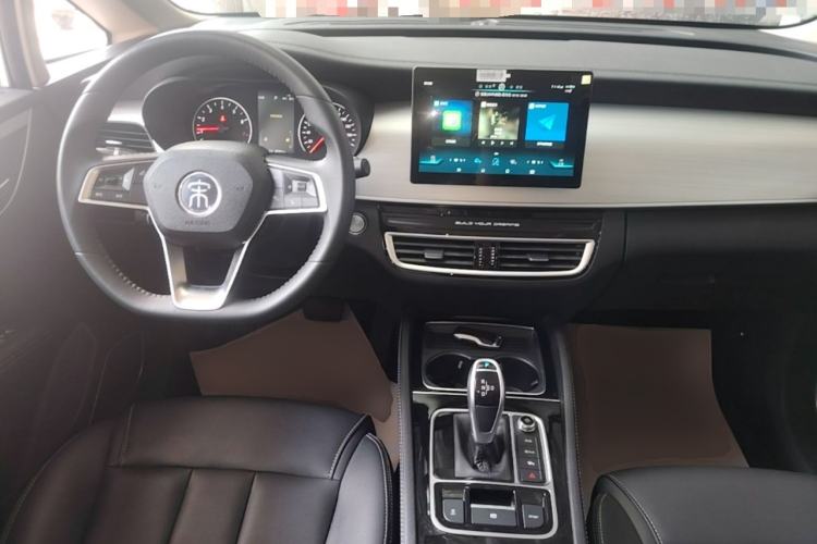 Used BYD Song MAX 2021 Upgraded Model 1.5T Automatic Luxury 7-Seater Center Console