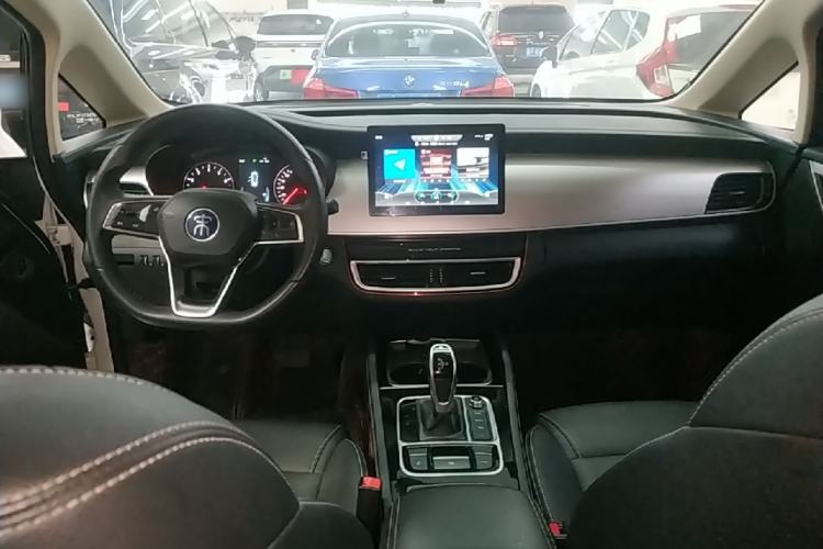 Used BYD Song MAX 2021 Upgraded Model 1.5T Automatic Luxury 7-Seater Center Console