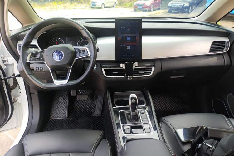 Used BYD Song MAX 2021 Upgraded Model 1.5T Automatic Prestige 6-Seater Center Console