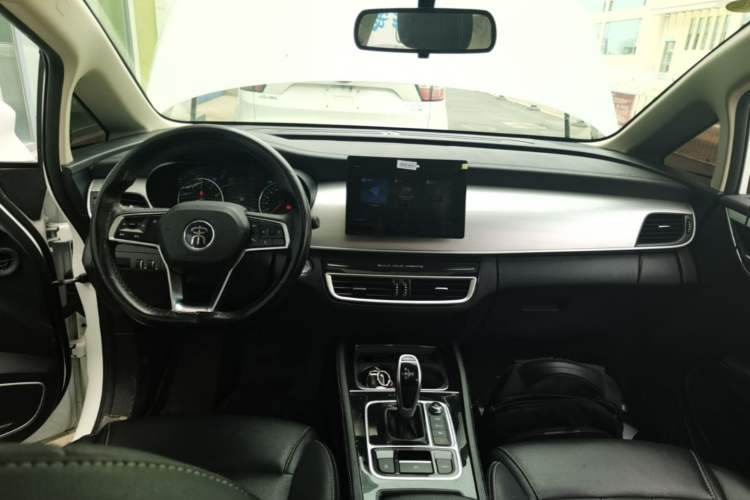 Used BYD Song MAX 2021 Upgraded Model 1.5T Automatic Luxury 7-Seater Center Console
