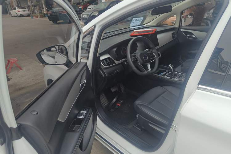 Used BYD Song MAX 2021 Upgraded Model 1.5T Automatic Luxury 6-Seater Driver Seat