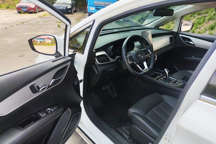Used BYD Song MAX 2021 Upgraded Model 1.5T Automatic Prestige 6-Seater Driver Seat