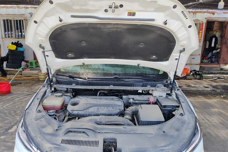 Used BYD Song MAX 2021 Upgraded Model 1.5T Automatic Prestige 6-Seater Engine Bay
