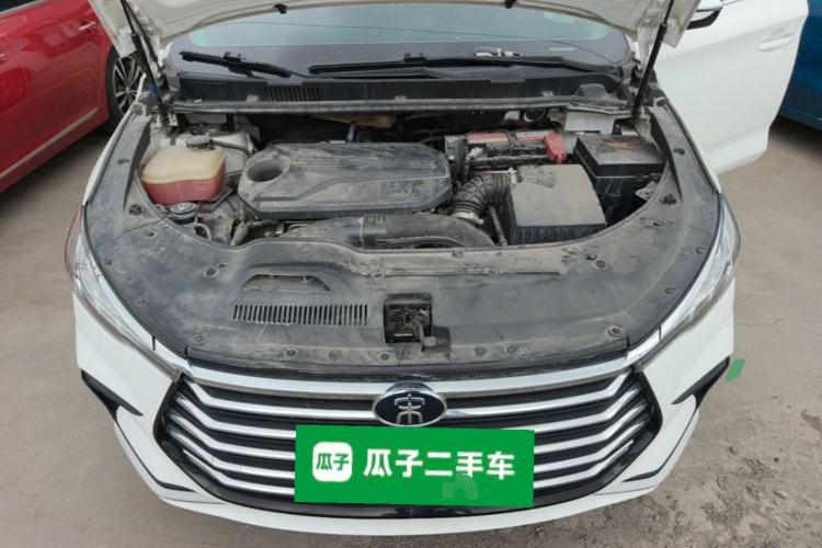 Used BYD Song MAX 2021 Upgraded Model 1.5T Automatic Luxury 6-Seater Engine Bay