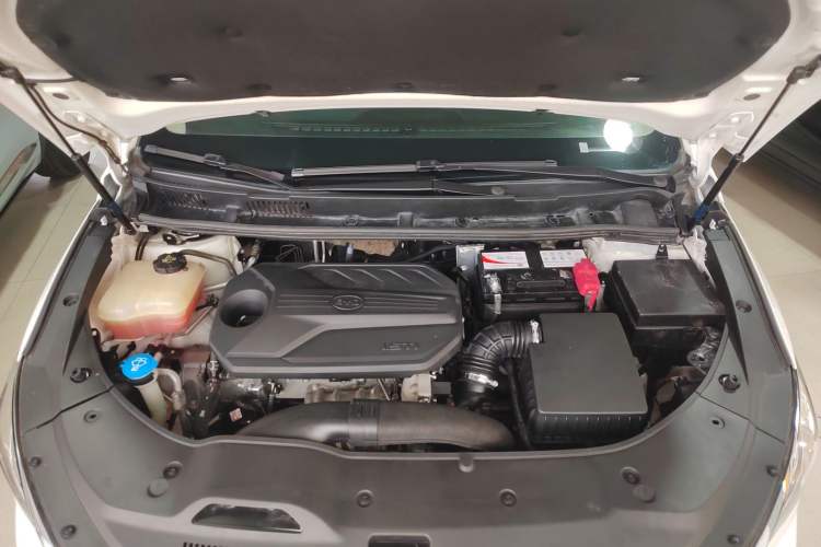 Used BYD Song MAX 2021 Upgraded Model 1.5T Automatic Prestige 7-Seater Engine Bay