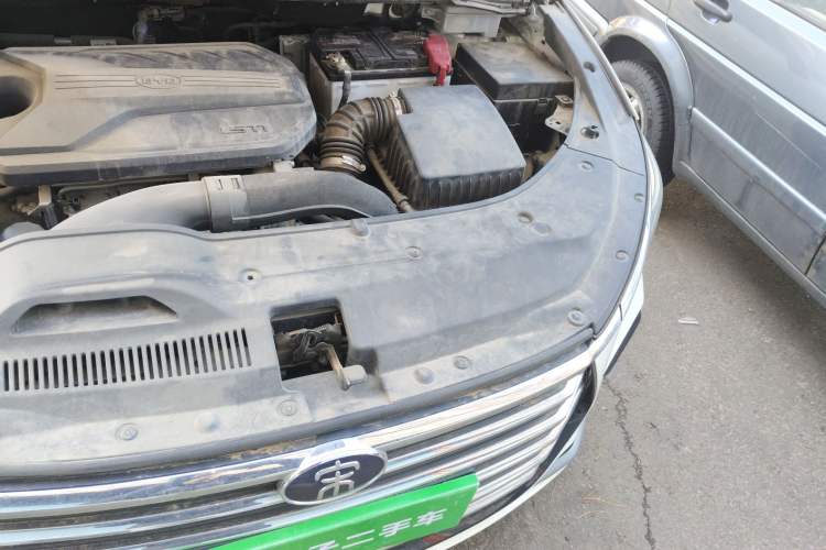 Used BYD Song MAX 2021 Upgraded Model 1.5T Automatic Luxury 6-Seater Engine Bay Left