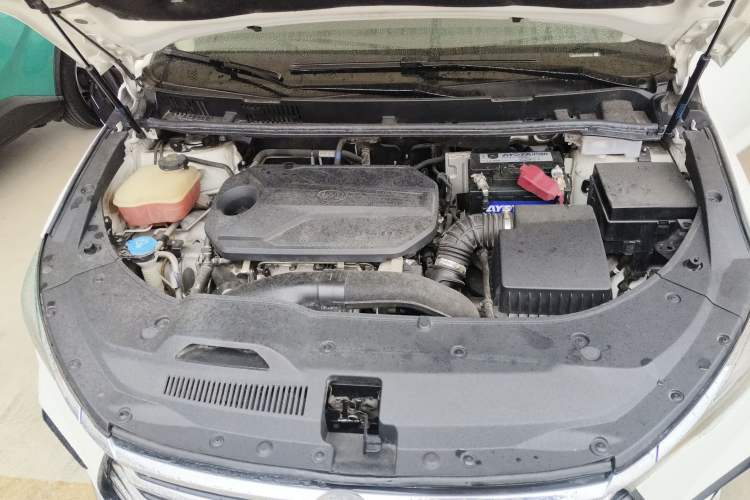 Used BYD Song MAX 2021 Upgraded Model 1.5T Automatic Luxury 7-Seater Engine Bay